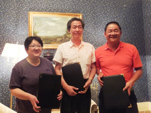 Foi assinado o Protocolo de Cooperação sobre a Publicação da 《Série de Obras Literárias de Macau》que dará a conhecer a literatura territorial aos leitores do Interior da China