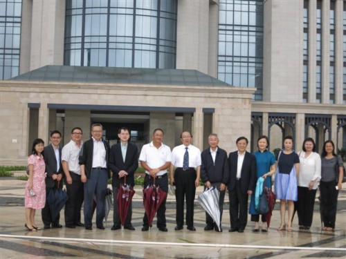 O Conselho de Administração e os Chefes de Departamento da Fundação Macau visitaram o novo Campus da Universidade de Macau na Ilha da Montanha