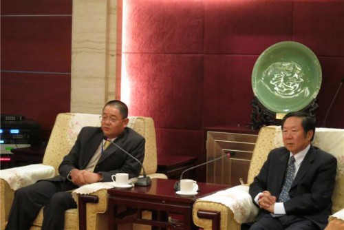 O Sr. Chen Zuoer recebeu em Beijing a Delegação dos Membros de Hong Kong e Macau da CAHMS