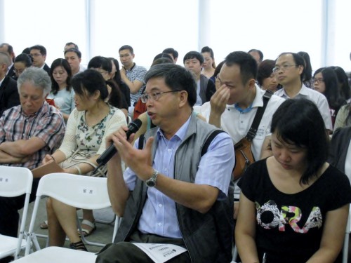 O Sr. Leong Heng Kao, Presidente da União Geral das Associações dos Moradores de Macau fez uso da palavra.