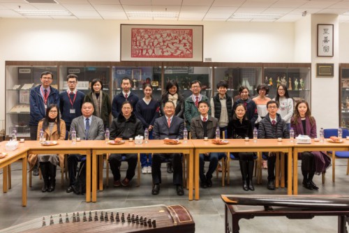 歷史文化工作委員會成員與培正中學副校長及師生合影