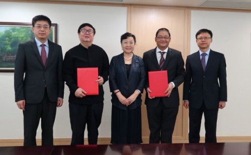 Estabelecer uma cooperação estreita e duradoura no longo prazo para promover o desenvolvimento da Cultura e das Artes de Macau 【Carta de Intenções de Cooperação firmada entre a Fundação Nacional de Cultura e Arte e a Fundação Macau】