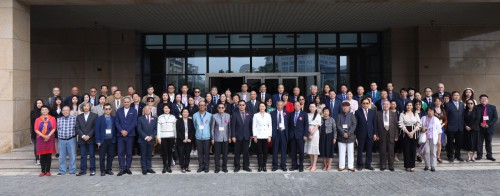 Realizou-se com sucesso a 7.ª Conferência Internacional sob o tema “Literatura de Viagens em Chinês”, com cerimónia de prova e divulgação da beleza e da cultura do chá de diferentes locais