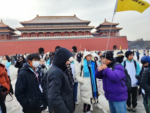 導賞員為營員們講解故宫歷史